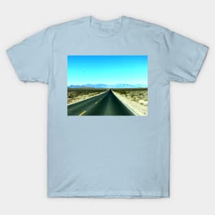 Road to the mountains T-Shirt